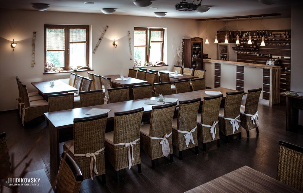 Penzion Vino Hruska Blatnička Exterior foto