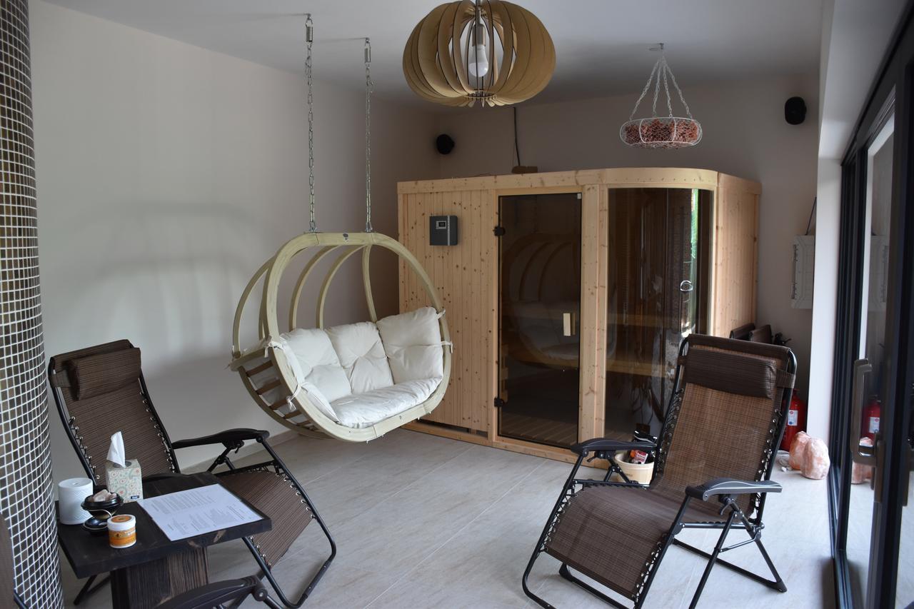 Penzion Vino Hruska Blatnička Exterior foto